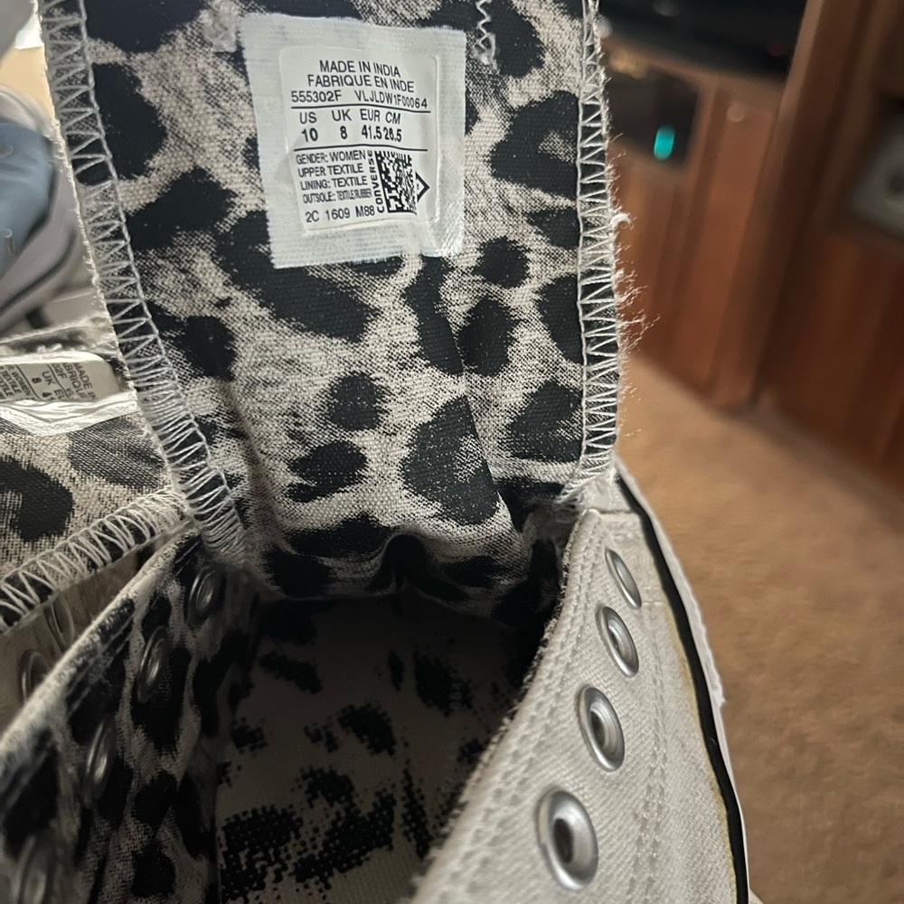 White Converse - Picture 3 of 3